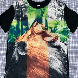 Graphic Lion Shirt for Men size M (New)